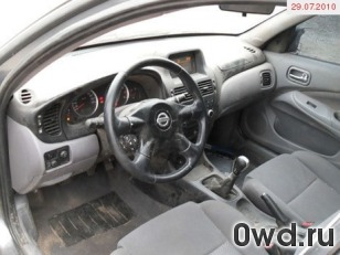 Битый автомобиль Nissan Almera