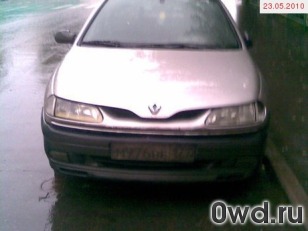 Битый автомобиль Renault Laguna