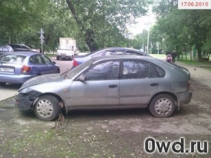 Битый автомобиль Toyota Corolla