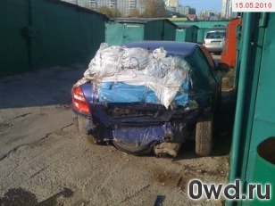 Битый автомобиль Nissan Almera