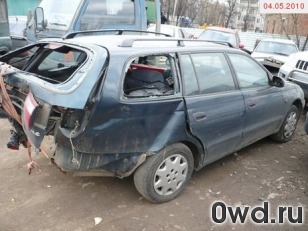 Битый автомобиль Toyota Carina E