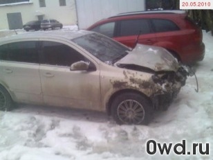 Битый автомобиль Opel Astra