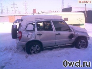 Битый автомобиль Chevrolet Niva