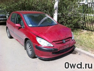 Битый автомобиль Peugeot 307