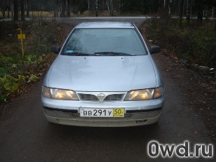 Битый автомобиль Nissan Almera