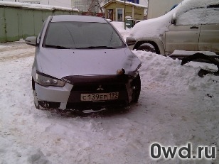 Битый автомобиль Mitsubishi Lancer