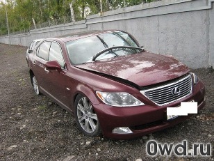 Битый автомобиль Lexus LS