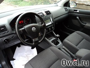 Битый автомобиль Volkswagen Golf