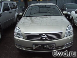 Битый автомобиль Nissan Teana