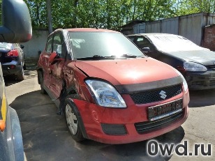 Битый автомобиль Suzuki Swift