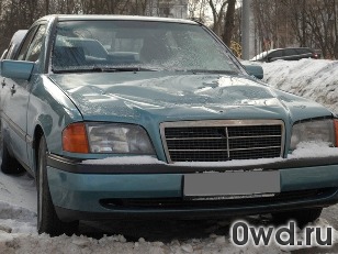 Битый автомобиль Mercedes-Benz 200