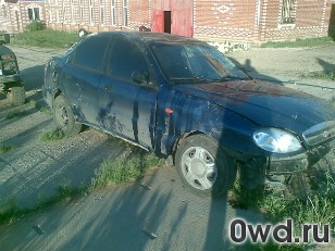 Битый автомобиль Chevrolet Lanos