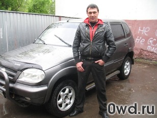 Битый автомобиль Chevrolet Niva