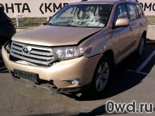 Битый автомобиль Toyota Highlander