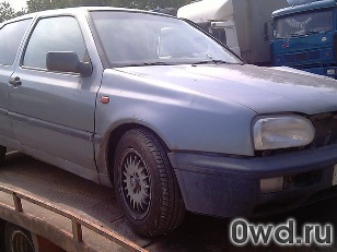 Битый автомобиль Volkswagen Golf