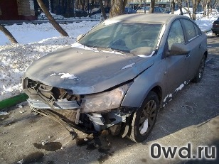 Битый автомобиль Chevrolet Cruze