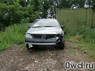 Битый автомобиль Renault Logan