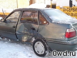 Битый автомобиль Daewoo Nexia