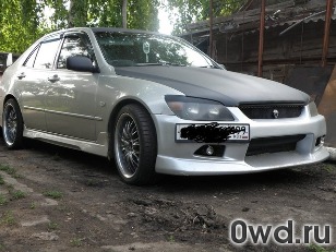 Битый автомобиль Toyota Altezza