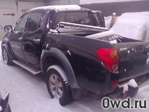 Битый автомобиль Mitsubishi L 200