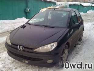 Битый автомобиль Peugeot 206