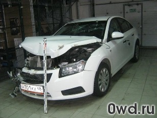 Битый автомобиль Chevrolet Cruze