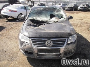 Битый автомобиль Volkswagen Passat