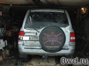 Битый автомобиль Mitsubishi Pajero IO