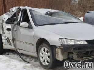 Битый автомобиль Peugeot 406