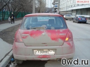 Битый автомобиль Suzuki Swift