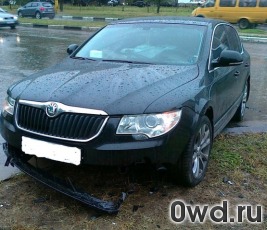 Битый автомобиль Skoda Superb