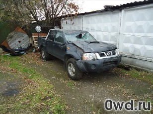 Битый автомобиль Nissan Navara