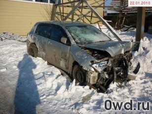 Битый автомобиль Toyota Corolla