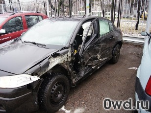 Битый автомобиль Renault Megane