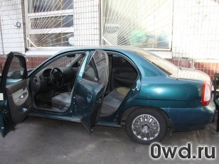 Битый автомобиль Daewoo Nubira