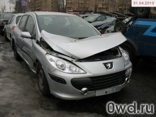 Битый автомобиль Peugeot 307