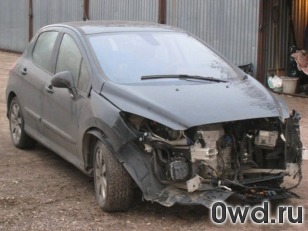 Битый автомобиль Peugeot 308