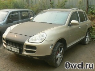 Битый автомобиль Porsche Cayenne