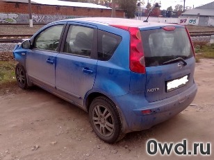 Битый автомобиль Nissan Note