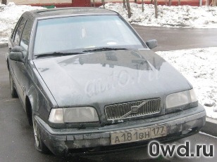 Битый автомобиль Volvo 460