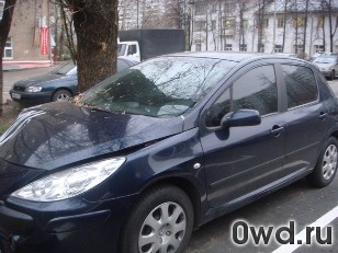 Битый автомобиль Peugeot 307