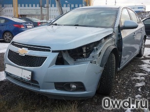 Битый автомобиль Chevrolet Cruze