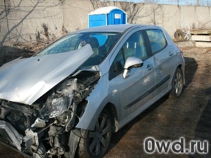 Битый автомобиль Peugeot 308