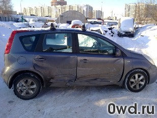 Битый автомобиль Nissan Note