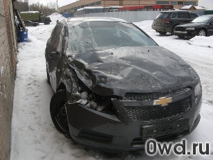 Битый автомобиль Chevrolet Cruze