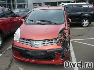 Битый автомобиль Nissan Note