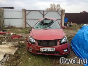 Битый автомобиль Kia Cee'd