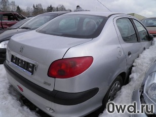 Битый автомобиль Peugeot 206