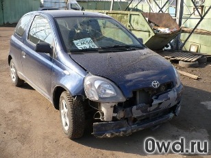 Битый автомобиль Toyota Yaris