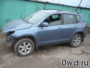 Битый автомобиль Toyota RAV4